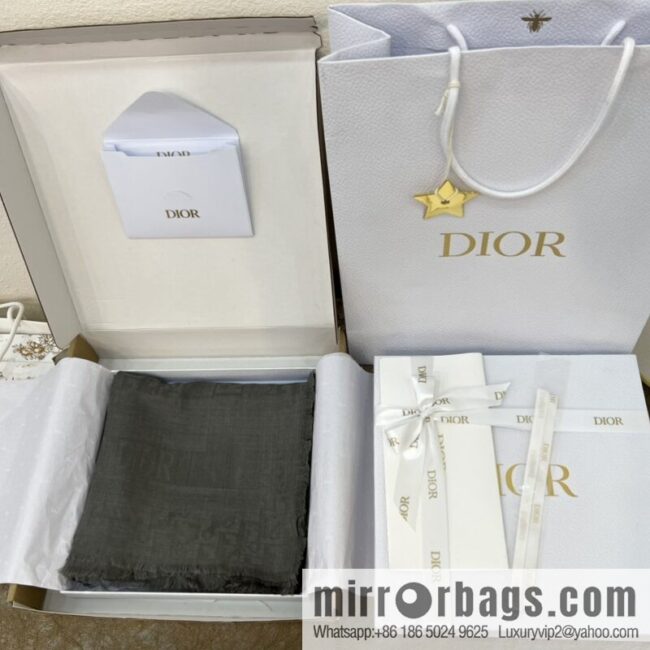 Dior Dior soft glutinous fluff cashmere square towel