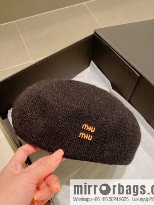 i1666282356_7318_0-800x800omwebtlogei76300_20250630181848.jpg Miumiu 2022 autumn and winter new beret