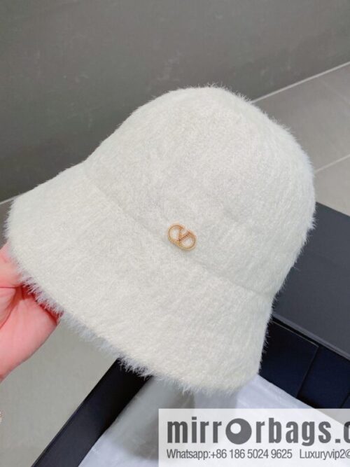 i1666288028_8779_1-800x800terq4atjbpz76204_20250630181514.jpg Valentino VALENTNIO autumn and winter new bucket hat