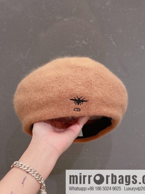 i1666716410_4528_0-800x800qr3mid5vhbe75878_20250630180144.jpg Dior 2022 autumn and winter new knitted rabbit fur beret