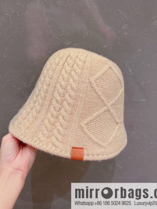 i1666716942_6455_0-800x800njkcqquop1c75786_20250630175829.jpg LOEWE 2022 autumn and winter new wool bucket hat