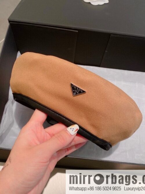 i1666717062_9251_3-800x800p11ou55pejh75758_20250630175727.jpg Prada 2022 autumn and winter new wool beret