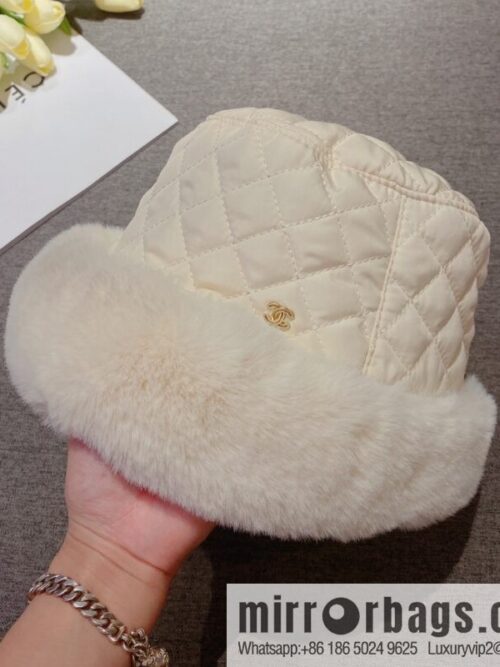 i1666882310_365_5-800x800is3mmwtwg5y67013_20250630124421.jpg Chanel 2022 autumn and winter new rabbit fur rhombus bucket hat