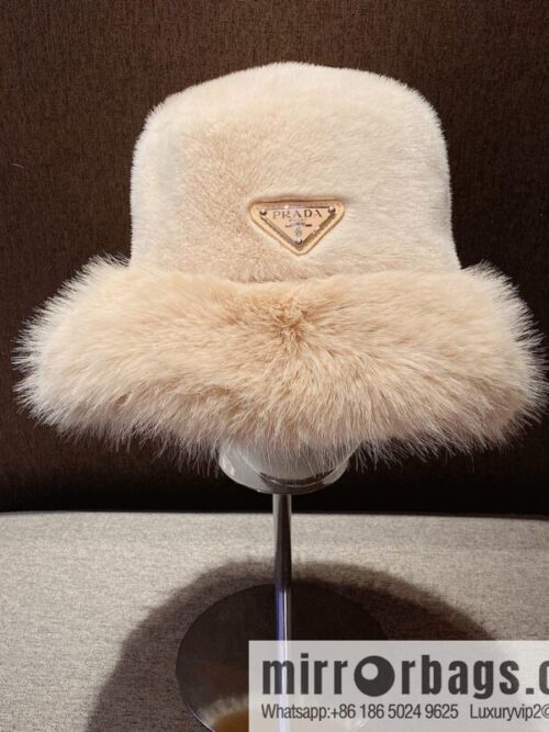 i1667057703_3176_0-800x800oustca0mkee66694_20250630123331.jpg Prada 2022 autumn and winter new mink velvet thickened warm bucket hat