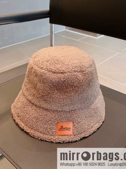 i1667148180_2388_0-800x800bvnedcdzrtm66514_20250630122757.jpg LOEWE 2022 autumn and winter new lamb wool bucket hat