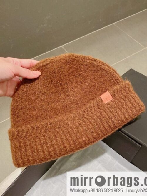 i1667407650_6454_0-800x800o3jsrx5tce466332_20250630121759.jpg LOEWE Luo Yiwei 2022 autumn and winter new wool hat
