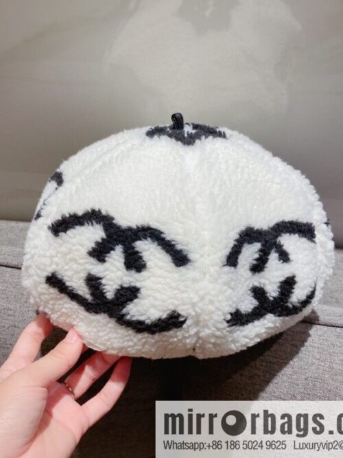 i1670087618_219_0-800x800cgfjtx0cxj557154_20250630012012.jpg Chanel 2022 autumn and winter new lamb wool beret