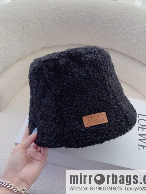 i1670087920_1543_0-800x800gbppp30f2lx57132_20250630012000.jpg LOEWE Luo Yiwei 2022 autumn and winter new lamb wool bucket hat