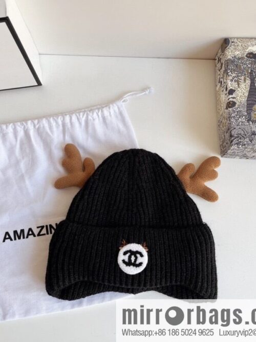 i1670349273_3705_0-800x800iyucfmpw5pc56987_20250630011836.jpg Chanel 2022 autumn and winter new Christmas series plush wool hat