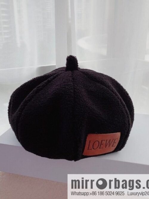i1672421540_9372_0-800x800xpajsq1ohvc46449_20250629234446.jpg LOEWE Lamb wool octagonal hat