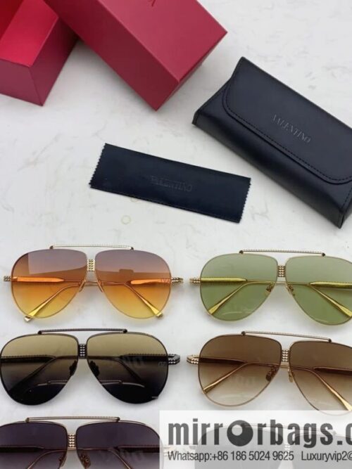 i1673108363_6041_8-800x800rr0ykhzdv1545892_20250629234003.jpg VALENTINO Valentino\'s new toad frame women\'s sunglasses