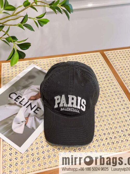 i1676087729_256_1-800x800kt1vqzgzddm35731_20250626040708.jpg BALENCIAGA Balenciaga\'s new logo baseball cap