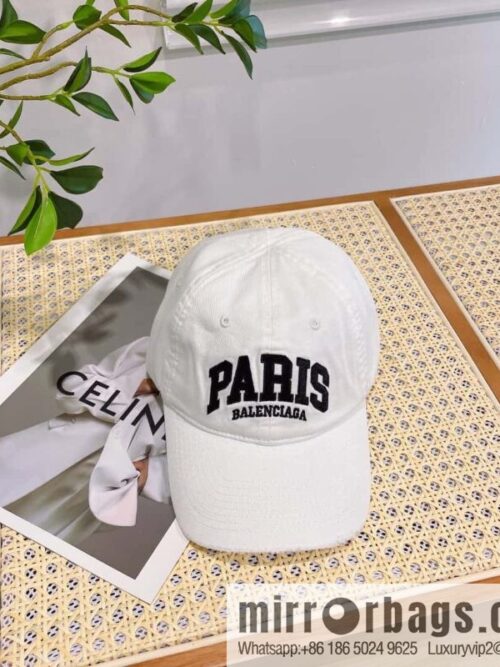 i1676087779_4282_1-800x8004gx0ucb540g35721_20250626040658.jpg BALENCIAGA Balenciaga\'s new logo baseball cap