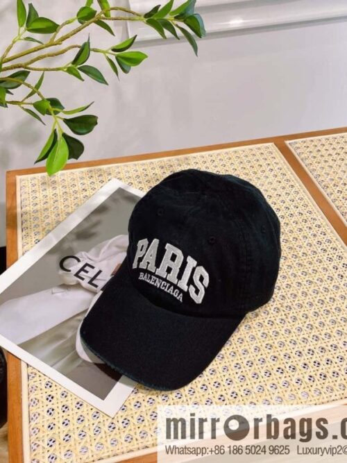 i1676087910_1388_1-800x800b0dhxpczu4335701_20250626040637.jpg BALENCIAGA Balenciaga\'s new logo baseball cap