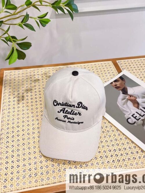 i1676088784_4720_0-800x80052xpiiyshav35621_20250626040507.jpg Dior 2023 new walking embroidered baseball cap