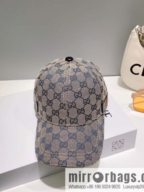 i1677816742_9737_0-800x800wthu23pk03z11224_20250625154308.jpg GUCCI Gucci Original Canvas Classic Baseball Cap