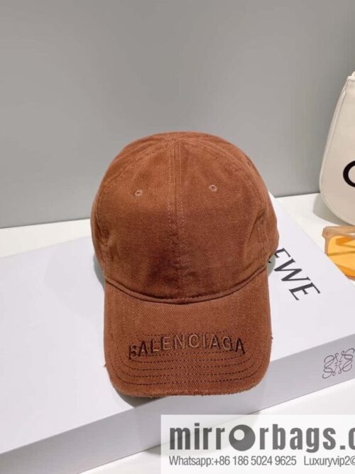 i1678079683_1516_0-800x800uygtt2osbwh36009_20250626041228.jpg Balenciaga\'s new embroidered versatile baseball cap