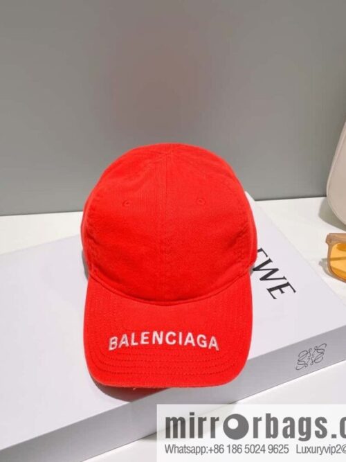 i1678079759_1082_0-800x8001sarrbqkcva35989_20250626041205.jpg Balenciaga\'s new embroidered versatile baseball cap