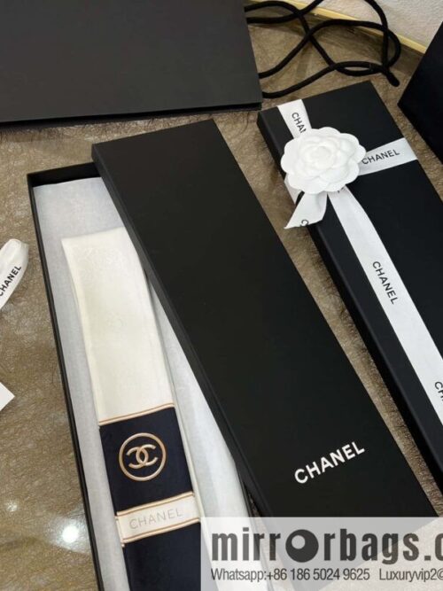 i1680170170_3996_0-800x800unmqe1o4ga165451_20250630114353.jpg CHANEL CHANEL Double C Logo 100% silk headband