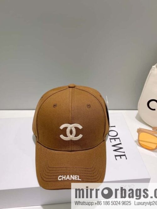 i1680405804_7326_0-800x800s0hw0hmh2gl10942_20250625152855.jpg Chanel\'s new simple embroidered logo baseball cap