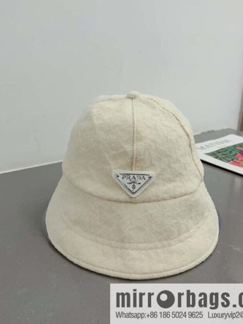 i1680977711_8050_0-800x800prk5rqf2ozw35595_20250626040435.jpg Prada new duck tongue bucket hat