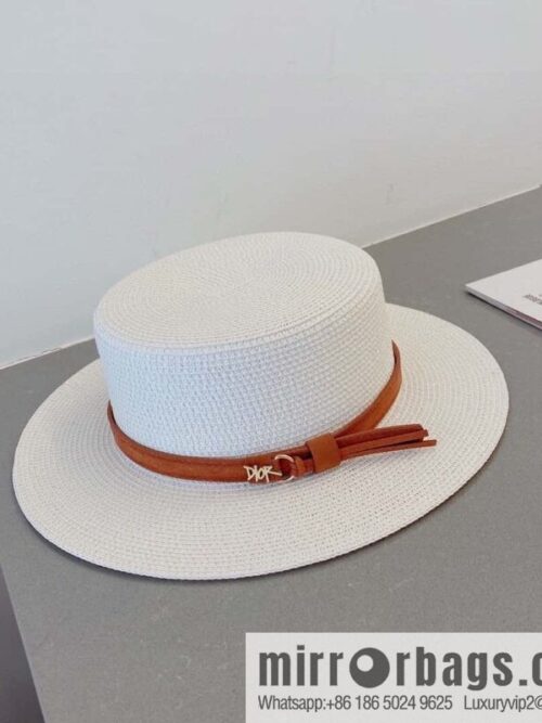 i1685989161_6886_0-800x800xlo23oqerhq24248_20250625231311.jpg Dior\'s new flat top top hat