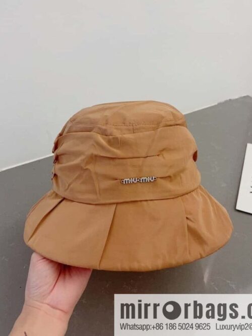 i1686332286_5056_0-800x800encxwgb1mud12314_20250625171138.jpg Miumiu new cloth hat