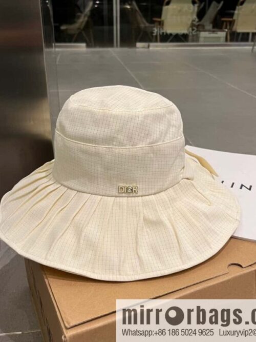 i1686332553_3273_0-800x800d5tkqmfa1eb12284_20250625170930.jpg Dior new cloth hat