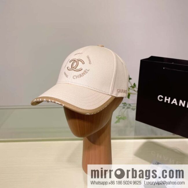 Chanel\'s new simple embroidered logo baseball cap