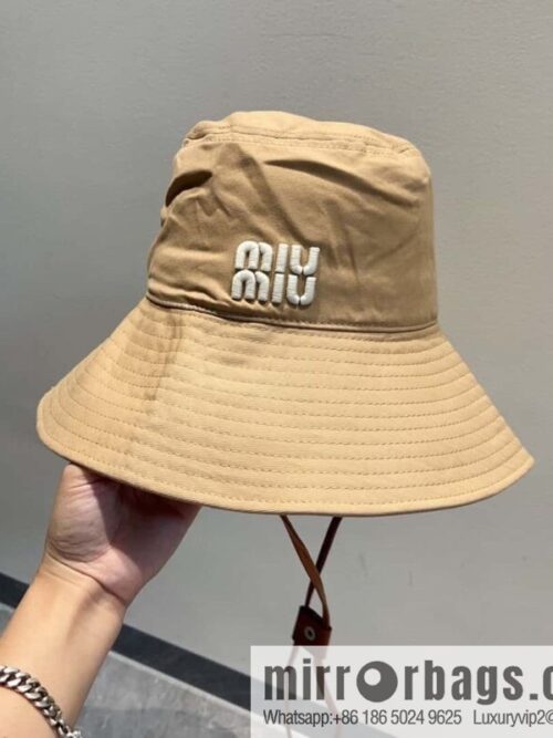 i1693239161_5619_0-800x8002ujceeg0kx14095_20250625030954.jpg Miumiu bucket hat