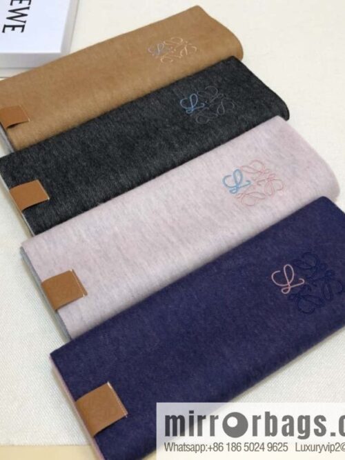 i1694188238_6716_0-800x800bngtyo4c0hl56467_20250630011435.jpg LOEWE gradual change scarf