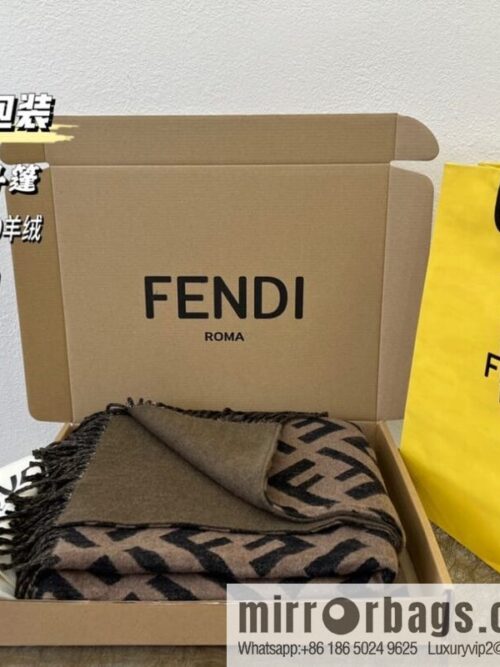 wsxc1670416863640_0-800x800o0gteureq0d65714_20250630115337.jpg FENDI Fendi cashmere and wool blend double-sided cape FXX715
