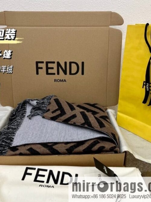 wsxc1670416866346_0-800x800thmmbvriq1i65703_20250630115305.jpg FENDI Fendi cashmere and wool blend double-sided cape FXX715