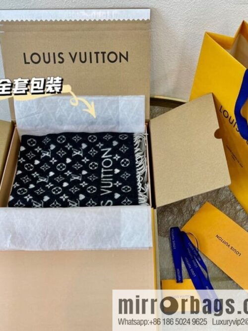 wsxc1671623171293_0-800x800whn25ks5x3d65681_20250630115201.jpg LV Louis Vuitton Game On Cashmere Scarf Mp2907