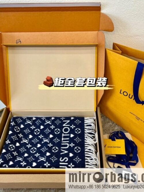 wsxc1673093445610_0-800x800gbsvxa2osyl65637_20250630115031.jpg LV Louis Vuitton Game On Cashmere Scarf M77640