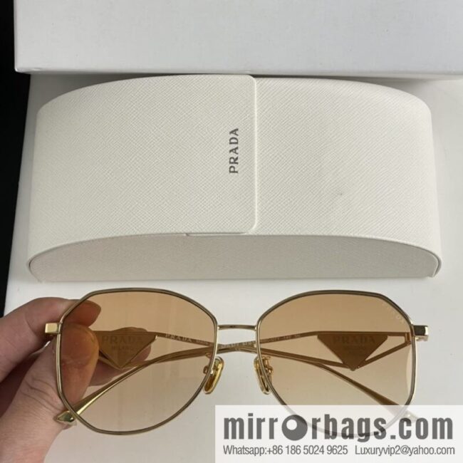 wsxc1673610715596_2-800x800e4uw24c1ymw45719_20250629233850.jpg Prada Triangle Design Temple Women\'s Sunglasses