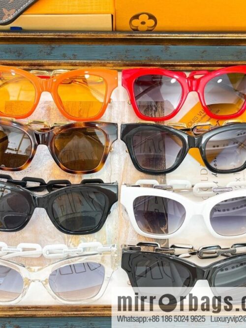 wsxc1673612272724_8-800x800gycatndr52v45681_20250629233829.jpg LV Louis Vuitton Square Unisex Sunglasses
