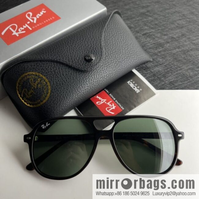 Rayban\'s new unisex sunglasses