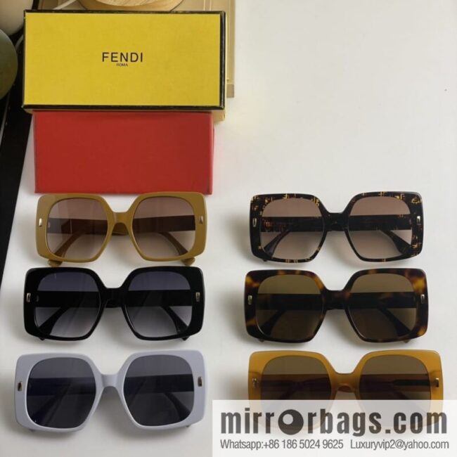 Fendi women\'s square sunglasses