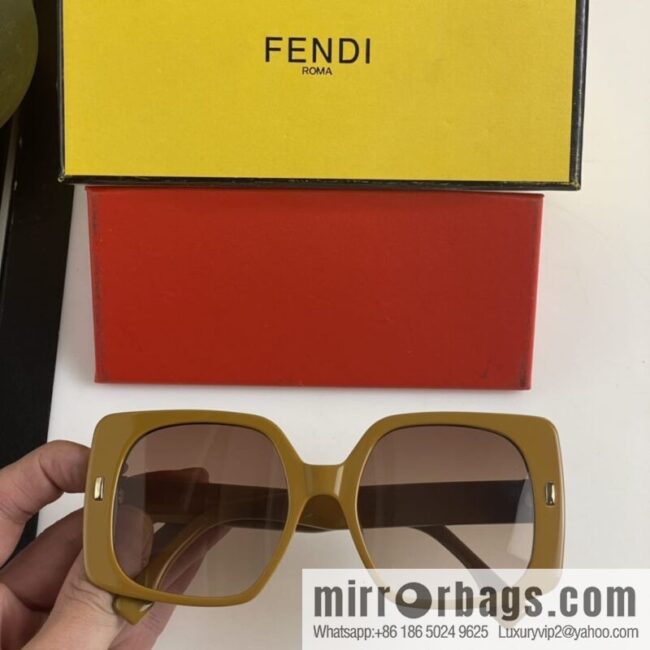 Fendi women\'s square sunglasses