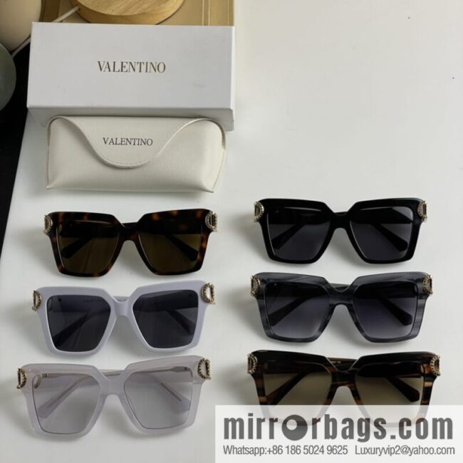 VALENTINO Valentino Large Square Women\'s Sunglasses