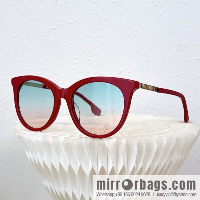 Burberry Round Frame Women\'s Sunglasses