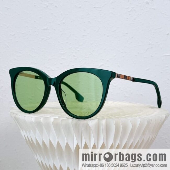 Burberry Round Frame Women\'s Sunglasses