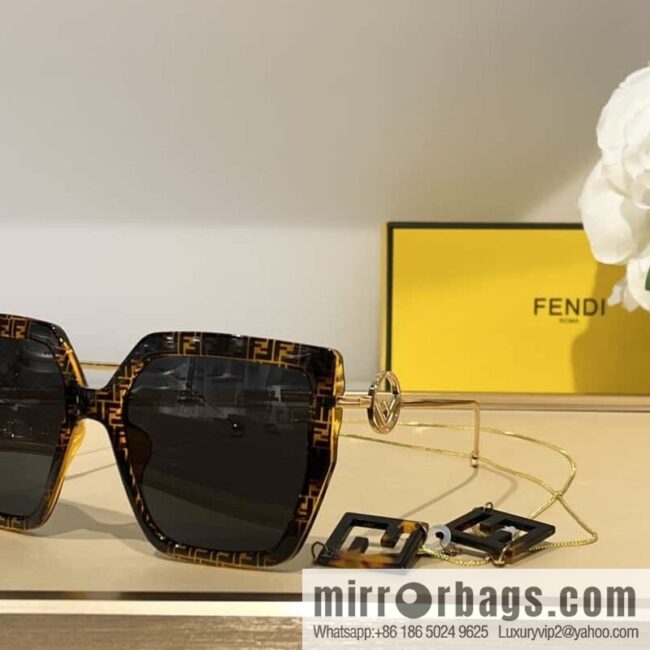 Fendi classic large square women\'s sunglasses
