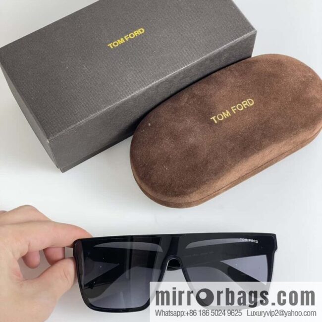 TOM FORD Tom Ford Men\'s and Women\'s Same Sunglasses