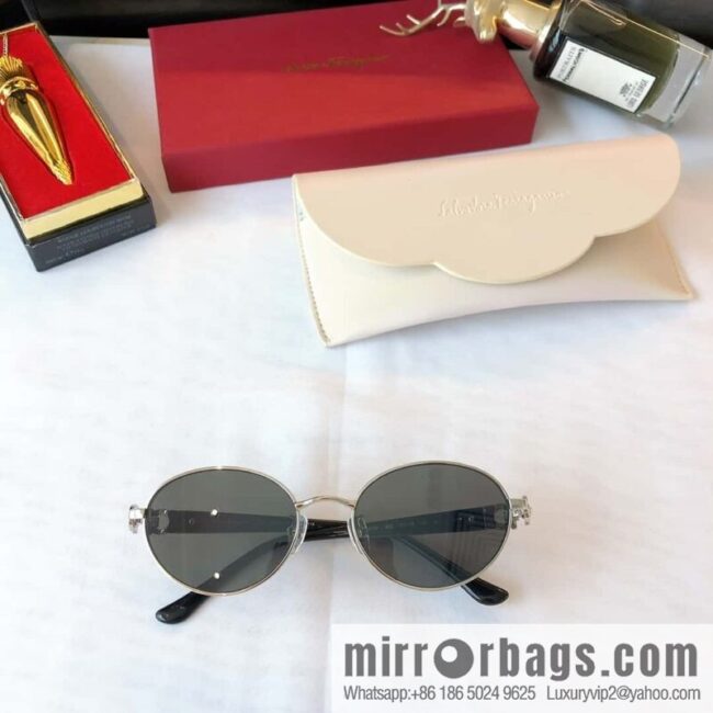 Ferragamo Full Frame Women\'s Sunglasses