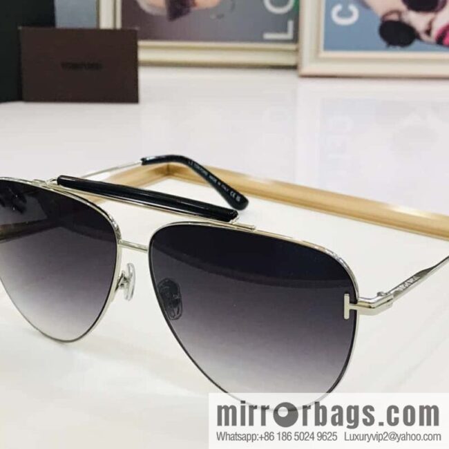 wsxc1686065751343_4-800x800y0s0s3exmpg22397_20250625221104.jpg TOM FORD Ultra Light Unisex Sunglasses