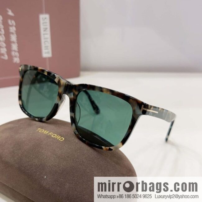 TOM FORD Tom Ford Square Unisex Sunglasses