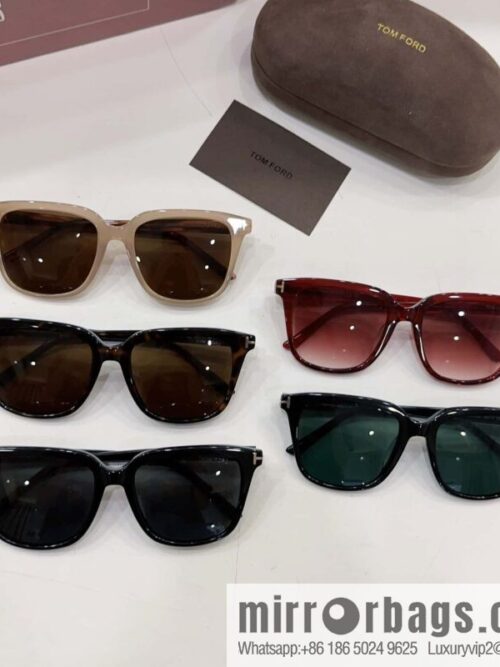 wsxc1688828612264_8-800x800ty0boyo52zt10236_20250625150206.jpg TOM FORD Tom Ford Square Unisex Sunglasses