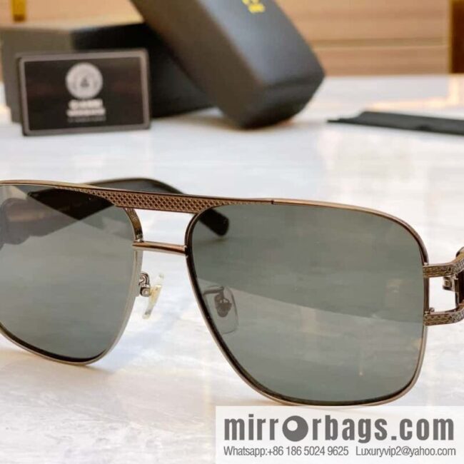 VERSACE Versace\'s new unisex sunglasses